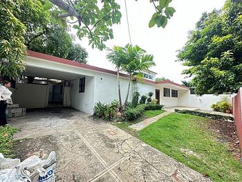 casas - Casa en Alquiler en Los Prados para Oficinas