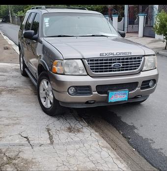 jeepetas y camionetas - Venta de Ford Explorer XLT 4X4 2003, negociable