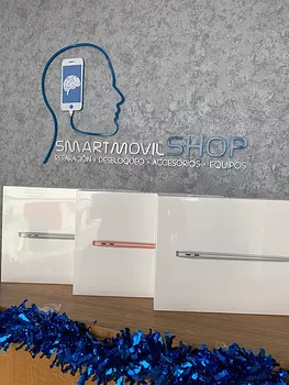 computadoras y laptops - MACBOOK AIR M1 13-INCH 256GB 8GB RAM NUEVAS SELLADAS (SOMOS TIENDA)