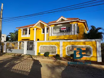 casas - SE RENTA Amplia CASA Con CINCO Habitaciones en Residencial Villa España, Calle S