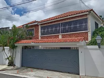 casas - DIOS 📍ALAMEDA 📍ALQUILO  CASA 2 NIVELES Amueblada 4 habitaciones, 6 baños 🔥�
