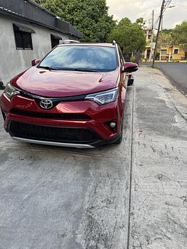 jeepetas y camionetas - Vendo Jeepeta Rav4 SE 2016