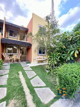 casas - Vivienda de dos niveles en Residencial Cerrado