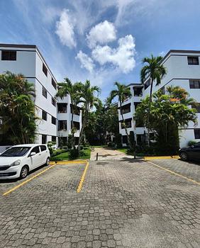 apartamentos - Se vende en Arroyo Hondo Viejo, amplio apartamento.
