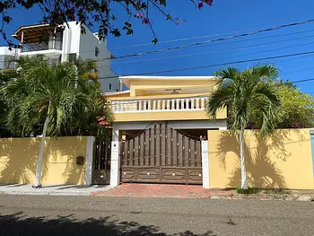 casas - CASA ENORME EN TORRE ALTA CON PISCINA