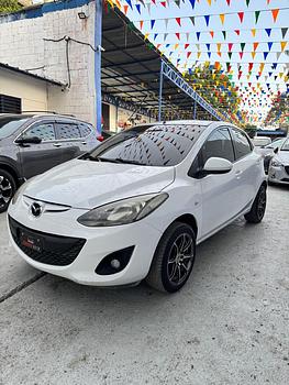 carros - MAZDA DEMIO