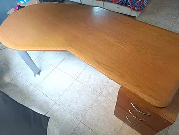 muebles y colchones - SE VENDE ESCRITORIO COMO NUEVO DE OPORTUNIDAD 