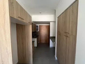 apartamentos - Apartamento en alquiler #24-565 Evaristo Morales, piso alto, ascensor, 2 hab.