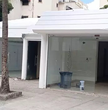oficinas y locales comerciales - 🔵Alquilo local 1er piso 700 mts Local en bella vista
