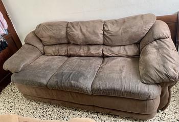 muebles y colchones - Sofá de 3 plaza, importado.