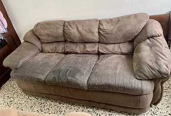 muebles y colchones - Sofá de 3 plaza, importado.