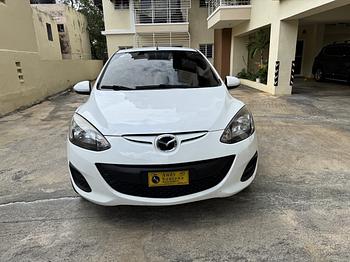 carros - Mazda Demio 2014