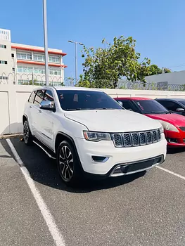 jeepetas y camionetas -  Jeep Grand Cherokee Laredo 2017 – Full 