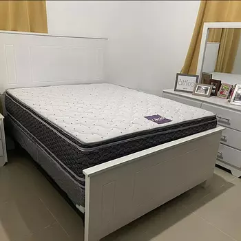 muebles y colchones - Juego de habitación en blanco 