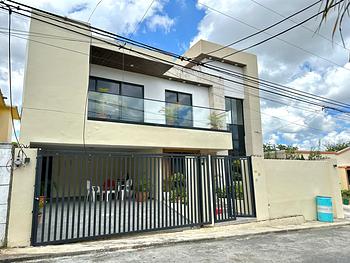 casas - Casa en Venta 4 habitaciones Altos de Arroyo Hondo
