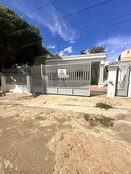 casas - Moderna Casa ubicada en La Zurza 