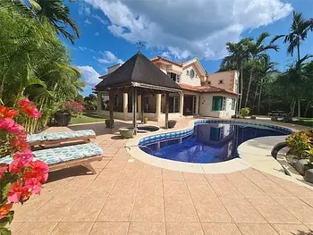 casas vacacionales y villas - Venta de Villa en metro country club, Juan Dolio República Dominicana