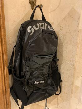 carteras y maletas - Mochila Supreme 100% autentica comprada en Nueva York