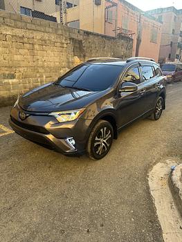 jeepetas y camionetas - TOYOTA RAV4 LE 2018