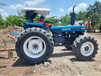 otros vehiculos - EN VENTA: Tractor New Holland 6610 4x4 con Rastra 