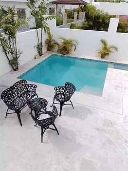 casas vacacionales y villas -  Villa en punta cana con piscina a 2 minutos del downtown zona turística