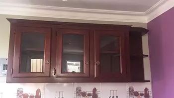 cocina - Gabinete de tres puertas con esquiero