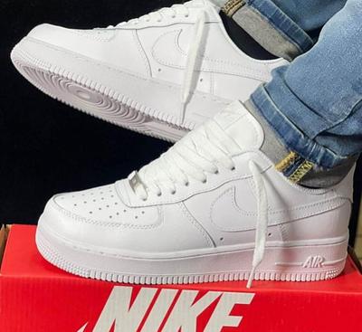 Corotos Nike croquis