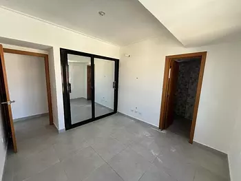 apartamentos - Apartamento en alquiler #24-564 ubicado en Evaristo Morales, ascensor. seguridad