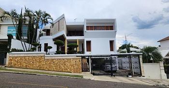 casas - Magnífica residencia en Cerro Alto, Stgo.