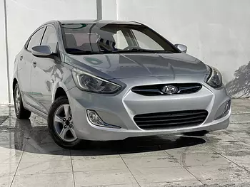 carros - HYUNDAI ACCENT 2017DE LA CASA80MIL KM