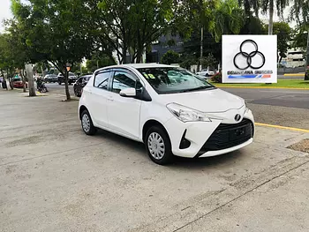 carros - TOYOTA VITZ  2018
