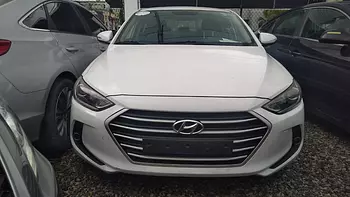 carros - HYUNDAI AVANTE 2018 BLANCODESDE: RD$730,100.00