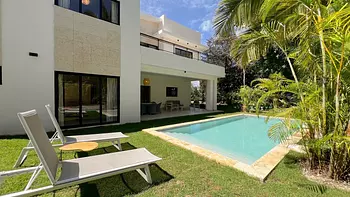 casas vacacionales y villas - venta de Villa con 600mts y piscina en punta cana village República Dominicana 