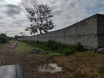 solares y terrenos - Solar 17,000 mts Por el Merca santo domingo 