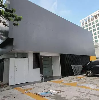 oficinas y locales comerciales - 🔵 Alquilo Local 2 niveles  para oficina  1,000 mts en Piantini 
