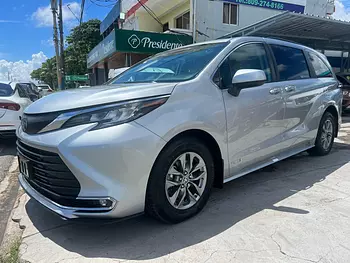 jeepetas y camionetas - Toyota Sienna XLE 2021