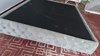 muebles y colchones - base D’60 capitonada por los lados 