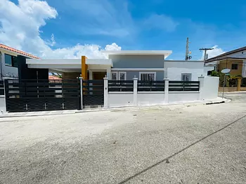casas - ESPACIOSA CASA DE VENTA EN PUERTO PLATA