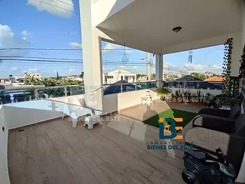 casas - Vendo Casa de 2 Niveles con Cinco Habitacione y Finos Detalles 
