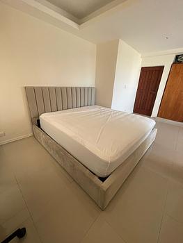muebles y colchones - Cama king sin colchon.