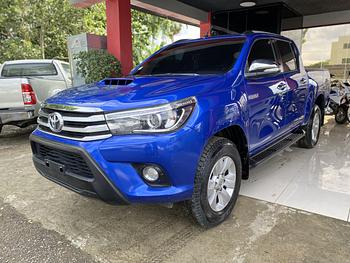 jeepetas y camionetas - TOYOTA HILUX SRV 2017