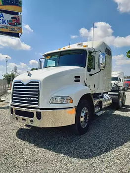 camiones y vehiculos pesados - MACK PINNACLE AÑO 2015 