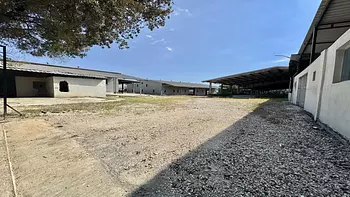 solares y terrenos - Terreno con Naves en Autopista Duarte