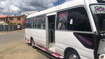 camiones y vehiculos pesados - Guagua de pasajeros Toyota Coaster 2009