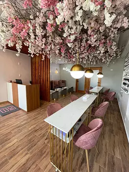 oficinas y locales comerciales - ¡SE VENDE NEGOCIO NAIL BAR RENTABLE Y FUNCIONAL!