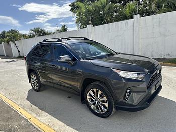 jeepetas y camionetas - TOYOTA RAV4 2019 XLE PREMIUM