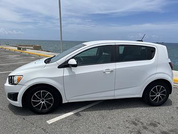 carros - Chevrolet Sonic 2015
