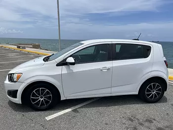 carros - Chevrolet Sonic 2015