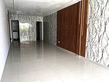 oficinas y locales comerciales - Local Comercial En Alquiler En Piantini De 46 M2 , Segundo Nivel