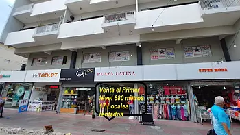 oficinas y locales comerciales - Local con 17 Locales Conde Zona Colonial Rentados